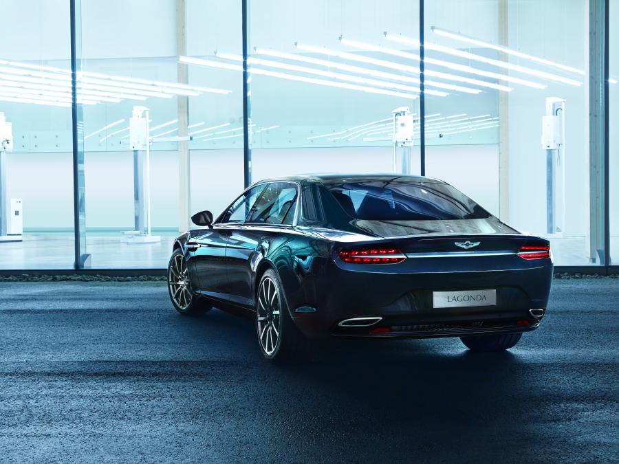 Aston Martin Lagonda Taraf 2015 года  (фото 33 из 43)